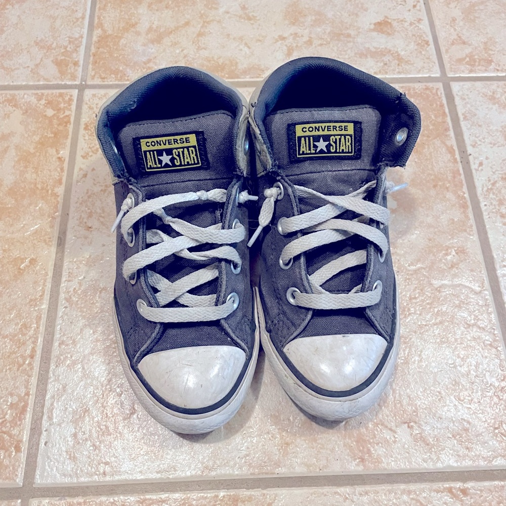 Boys Converse High Top Slip Ons Size 2.5